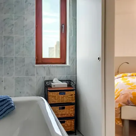 Apartment 1 Bedroom In *